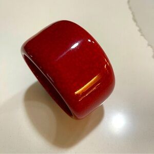 Vintage Dark Wine Red Bakelite Bangle with stingray pattering